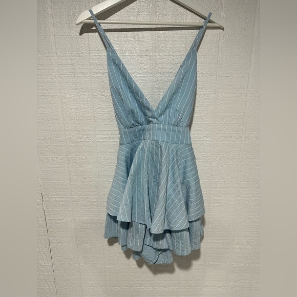 NWOT Windsor The Perfect Striped Bow Ruffled Romper size S - Picture 3 of 12